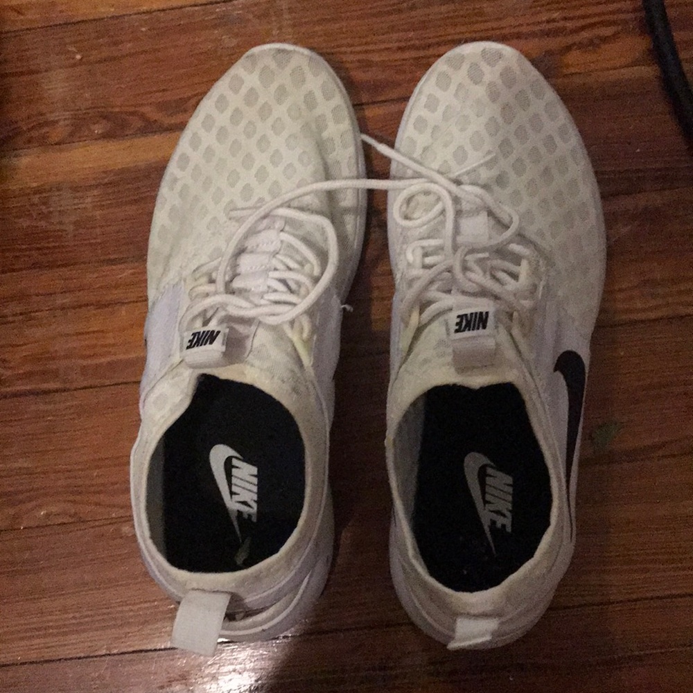 White nike Juvenate